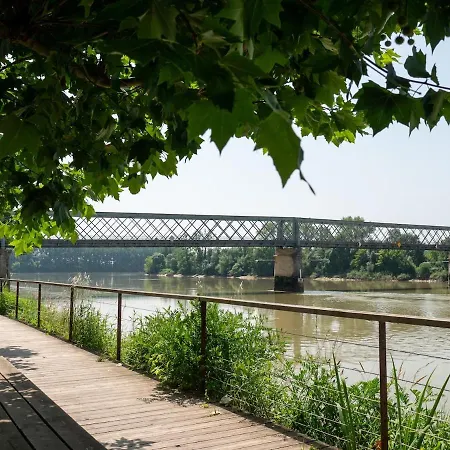Maison De Charme En Bord De Garonne A 15 Min From Bordeaux Ferienhaus *