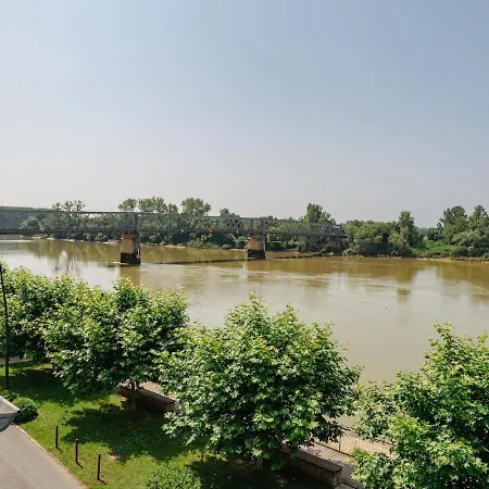 Maison De Charme En Bord De Garonne A 15 Min From Bordeaux * Langoiran