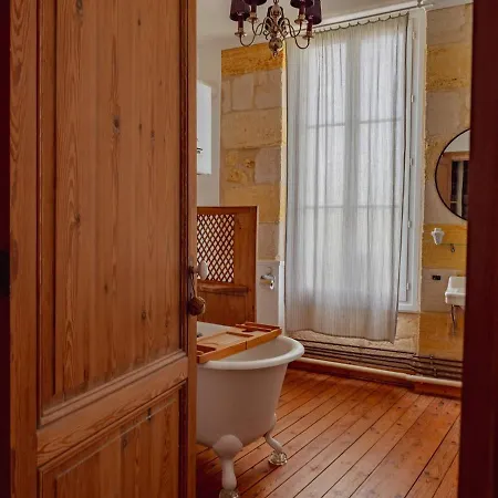 Maison De Charme En Bord De Garonne A 15 Min From Bordeaux Ferienhaus *