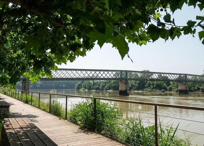 Maison De Charme En Bord De Garonne A 15 Min From Bordeaux Ferienhaus *