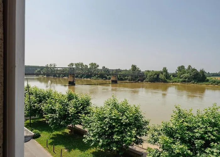 Maison De Charme En Bord De Garonne A 15 Min From Bordeaux * Langoiran