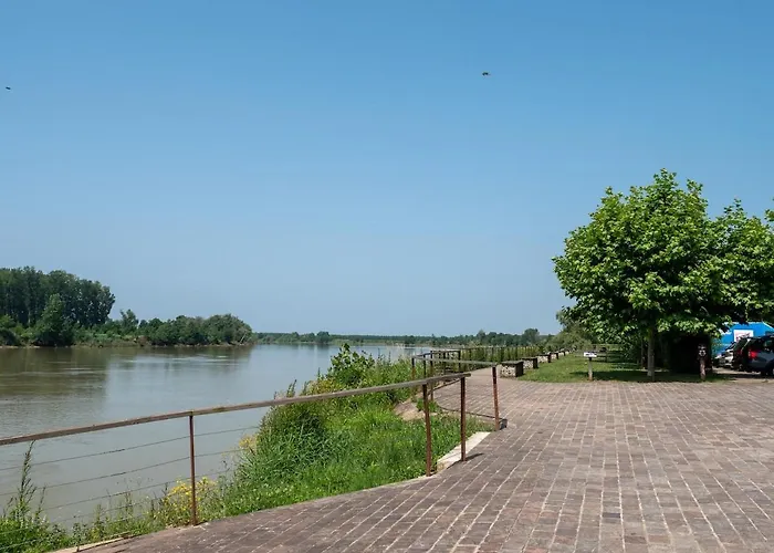 Maison De Charme En Bord De Garonne A 15 Min From Bordeaux *